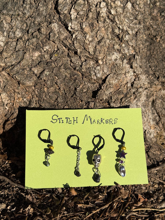 Skull Stitch Marker Set 1