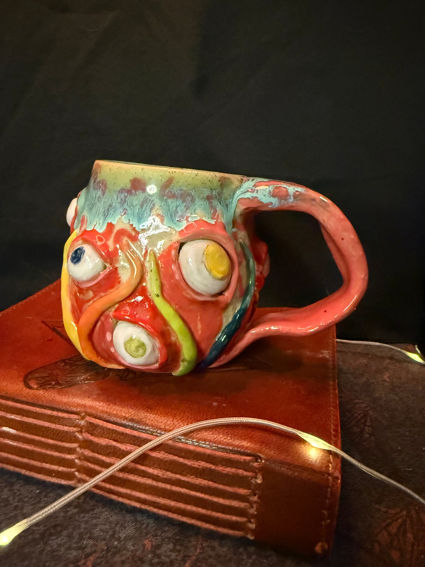 Tongue Hold Mug 1